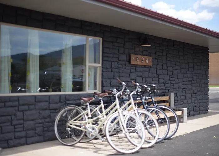 Spoke And Vine Motel